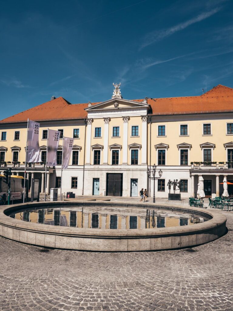 Fontäne (Nord) - Bismarckplatz Regensburg (2)