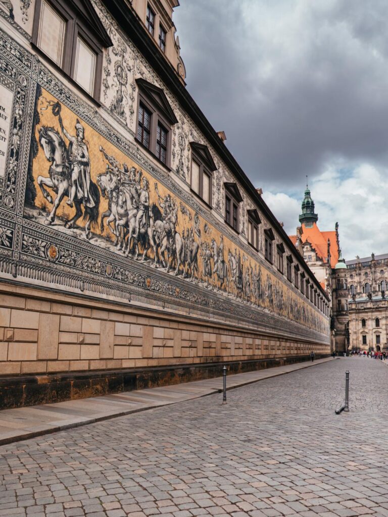 Fuerstenzug-Dresden-7.jpg