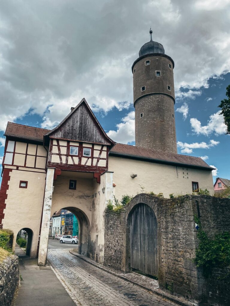 Unteres Tor mit Taubenturm Ochsenfurt (1)