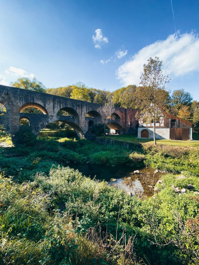 Weinsteige - Blick Doppelbrücke - Rothenburg ob der Tauber (1)