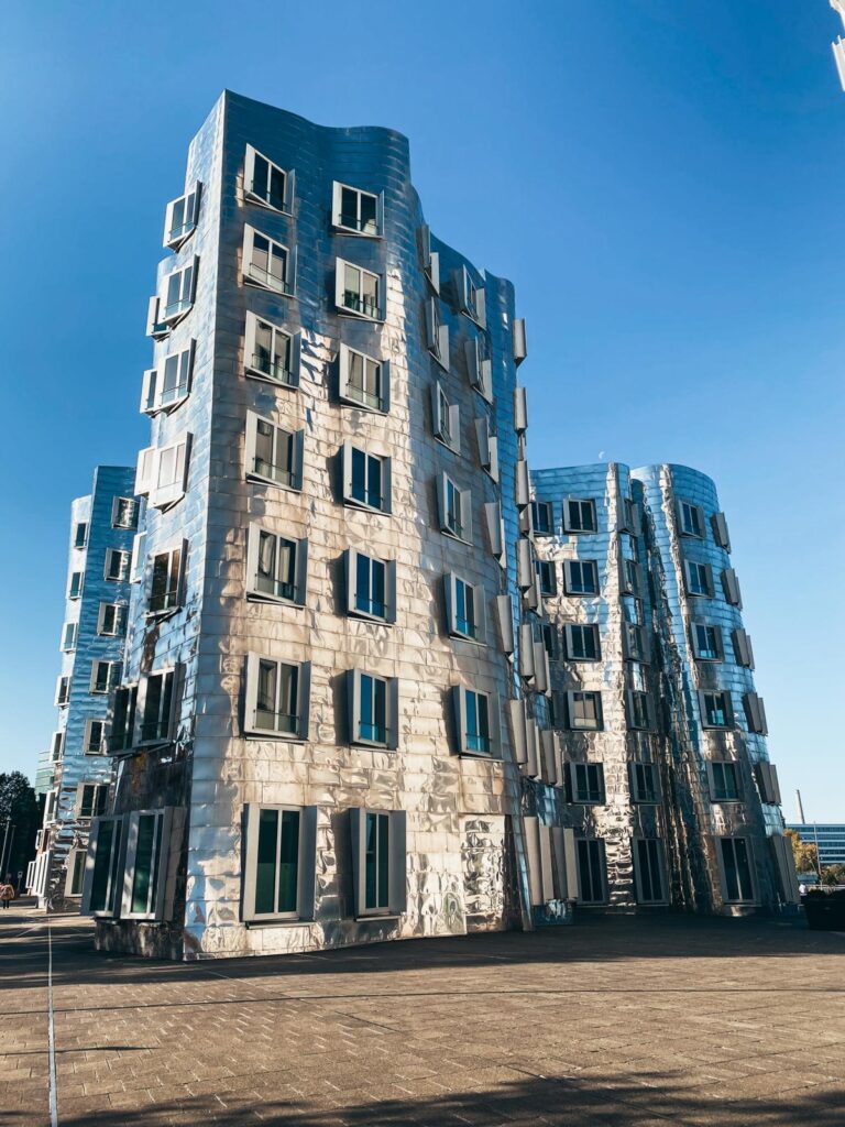 Gehry-Bauten - Neuer Zollhof Nr.2 Düsseldorf (1)