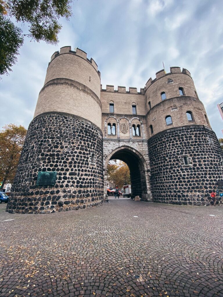 Hahnentor Köln (1)