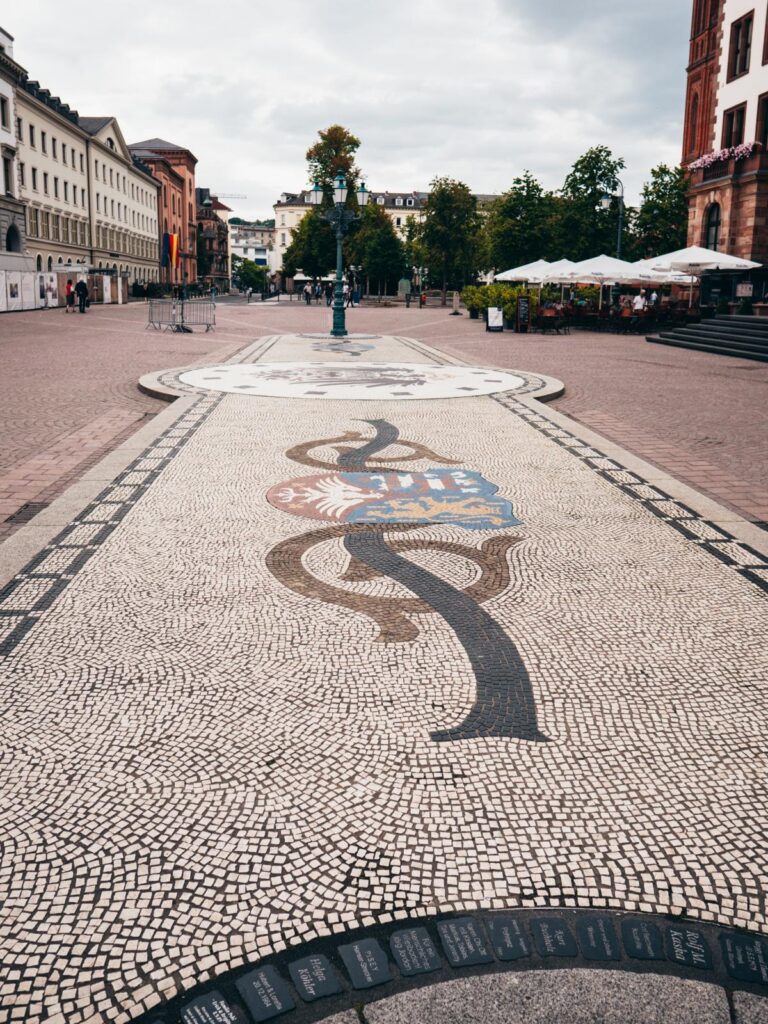 Wappeninsel Wiesbaden (1)