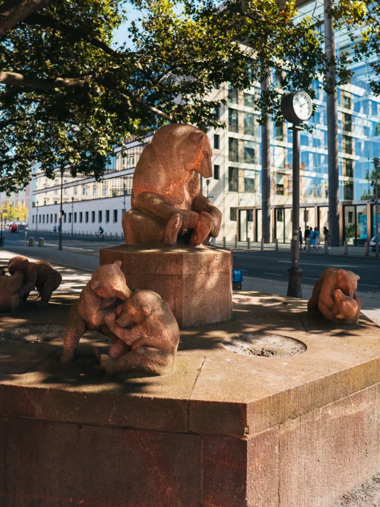 Bärenbrunnen Berlin. Der Fotogoals Fotospot in Berlin