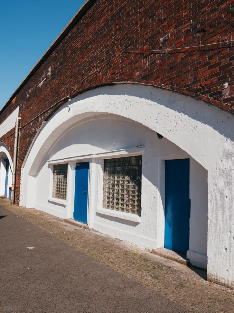 Bogenfassade - S-Bahnhof Tiergarten Berlin. Der Fotogoals Fotospot in Berlin