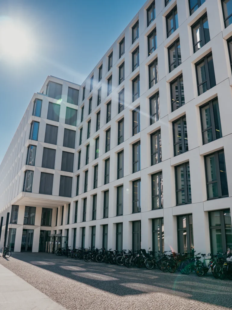 Deutsche Bank Campus (Neubau) Berlin. Der Fotogoals Fotospot in Berlin