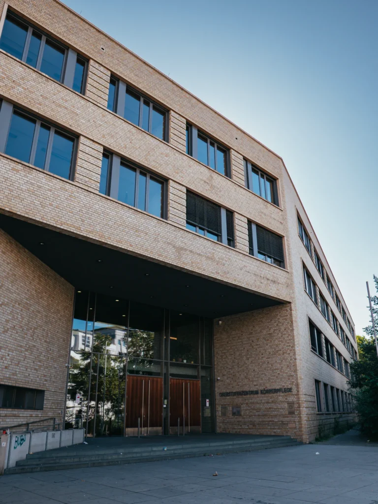 Eingangsbereich - Oberstufenzentrum Körperpflege Berlin. Der Fotogoals Fotospot in Berlin