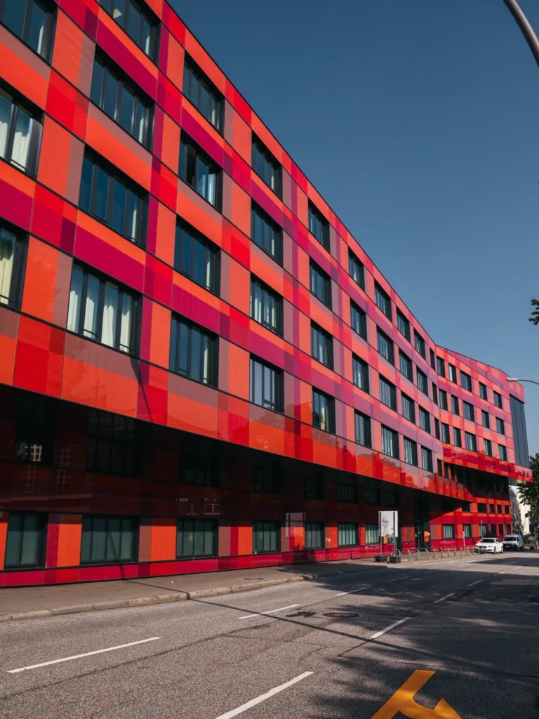 'Entertainment-Haus' Gebäude Hamburg. Der Fotogoals Fotospot in Hamburg