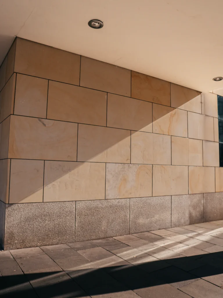 Fassade - Ferdinandstraße Hamburg. Der Fotogoals Fotospot in Hamburg