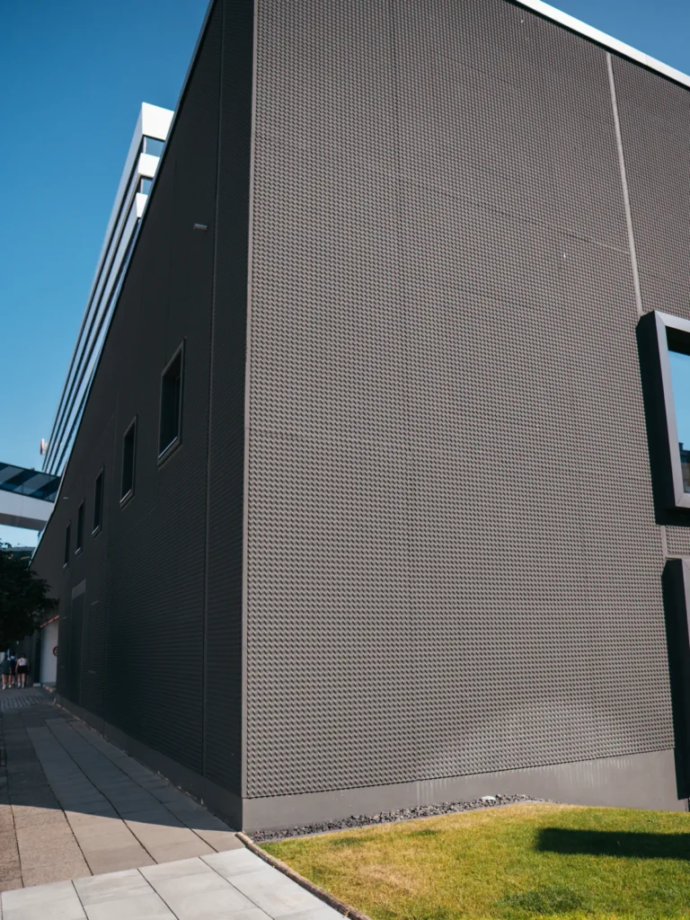 Fassade - Nordkanalstraße Hamburg. Der Fotogoals Fotospot in Hamburg