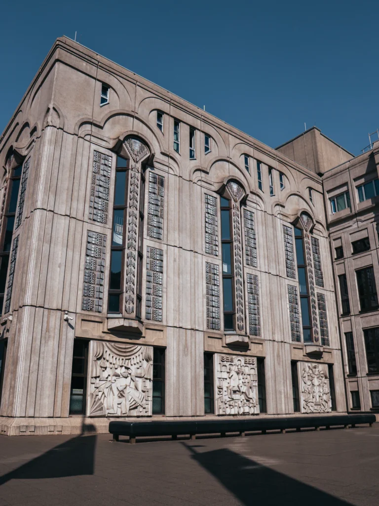Friedrichstadt-Palast Berlin Berlin. Der Fotogoals Fotospot in Berlin