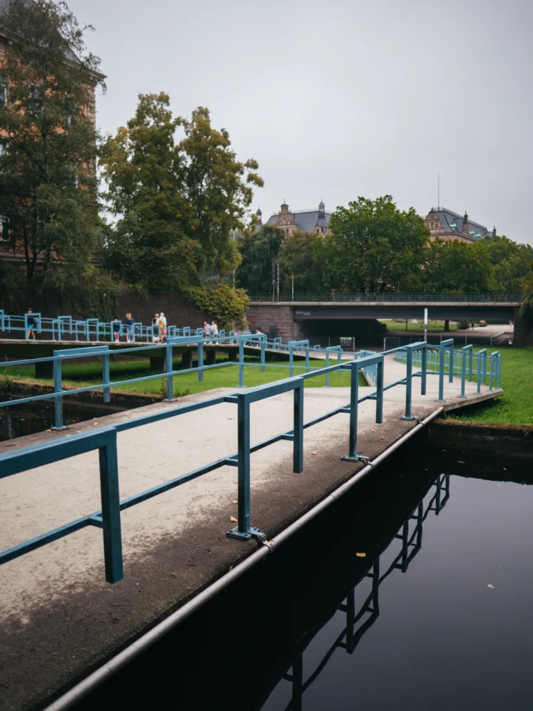 Fußgängeraufgänge - Große Wallanlagen Hamburg. Der Fotogoals Fotospot in Hamburg