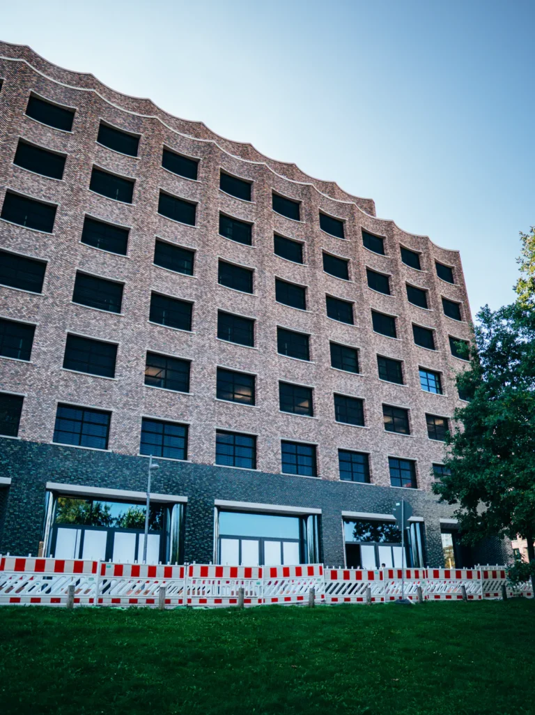 Gebäude - Am Lohsepark Hamburg. Der Fotogoals Fotospot in Hamburg