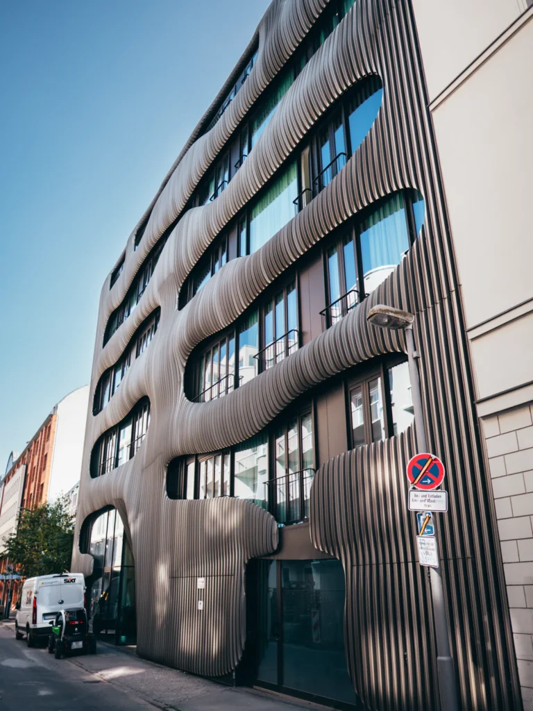 Gebäude - Johannisstraße Berlin. Der Fotogoals Fotospot in Berlin