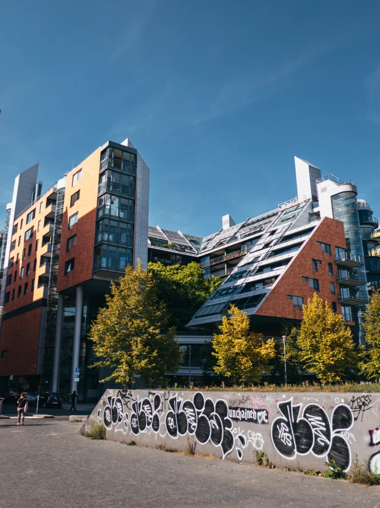 Gebäude Linkstraße - Daimler Chrysler Quartier Berlin. Der Fotogoals Fotospot in Berlin