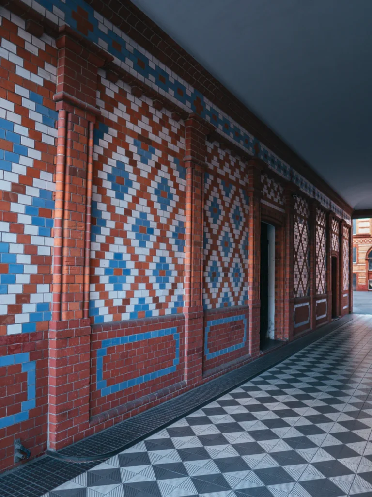 Gefliester Hauseingang Berlin. Der Fotogoals Fotospot in Berlin