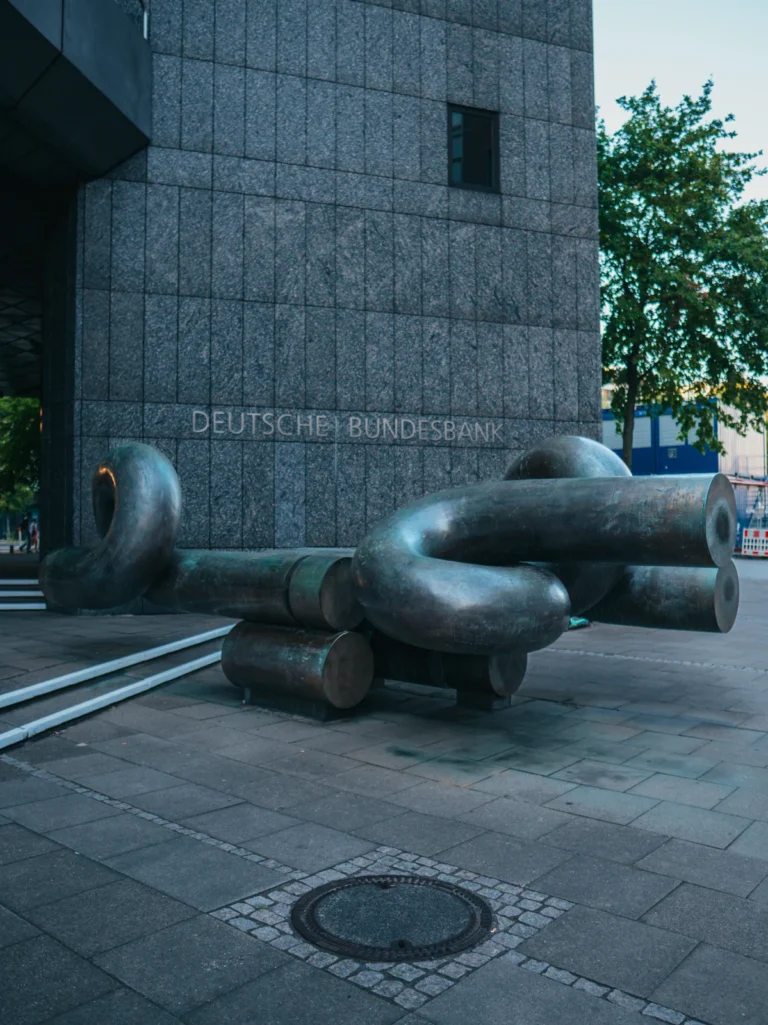 'Großer Knoten' Skulptur Hamburg. Der Fotogoals Fotospot in Hamburg