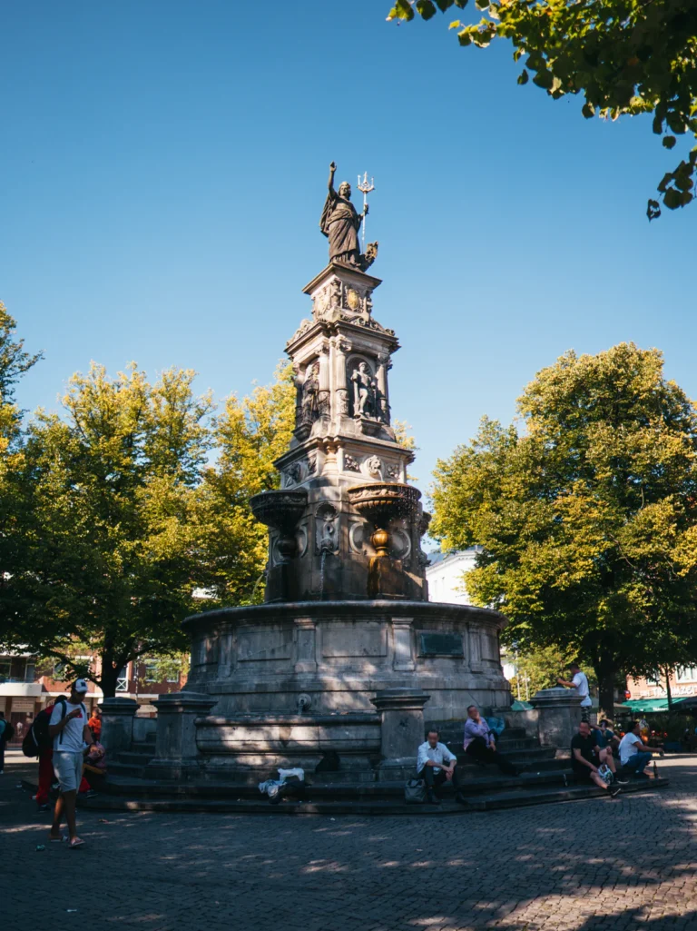 Hansabrunnen Hamburg. Der Fotogoals Fotospot in Hamburg