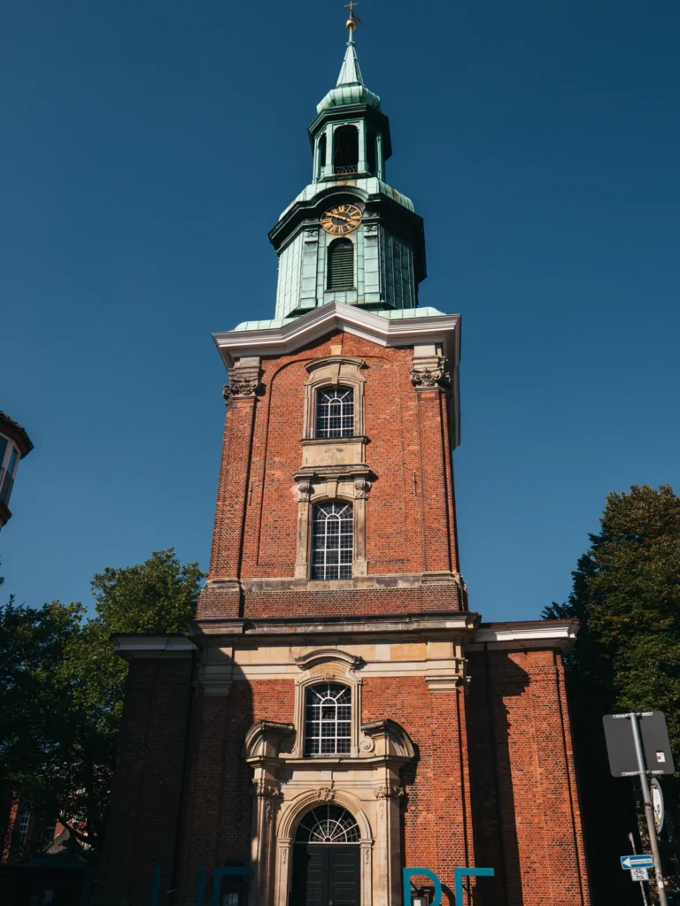 Hl. Dreieinigkeits-Kirche Hamburg. Der Fotogoals Fotospot in Hamburg