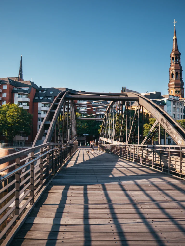Kibbelstegbrücke Hamburg. Der Fotogoals Fotospot in Hamburg