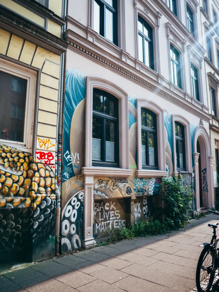 Mural II - Wohlwillstraße Hamburg. Der Fotogoals Fotospot in Hamburg