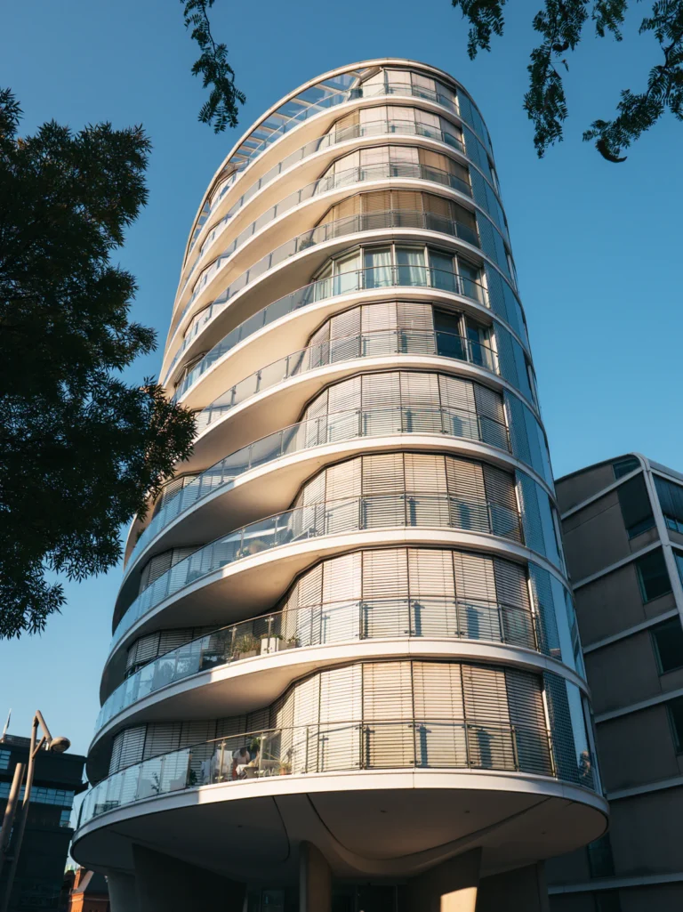 Oval Am Kaiserkai - Ansicht: Süd Hamburg. Der Fotogoals Fotospot in Hamburg