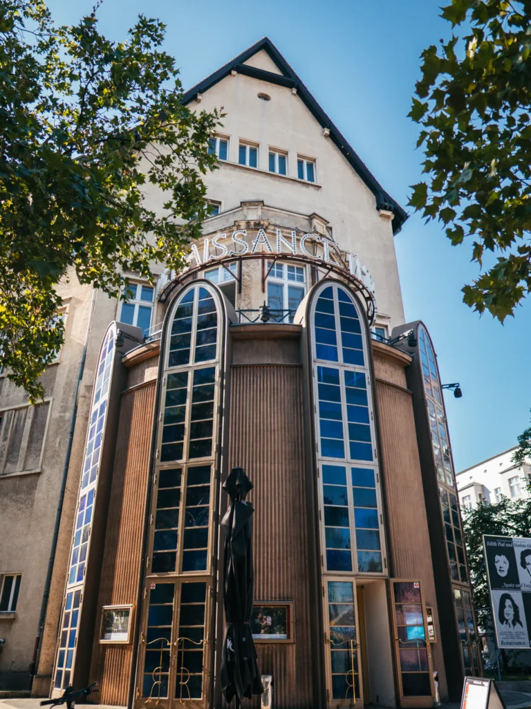 Renaissance-Theater Berlin Berlin. Der Fotogoals Fotospot in Berlin