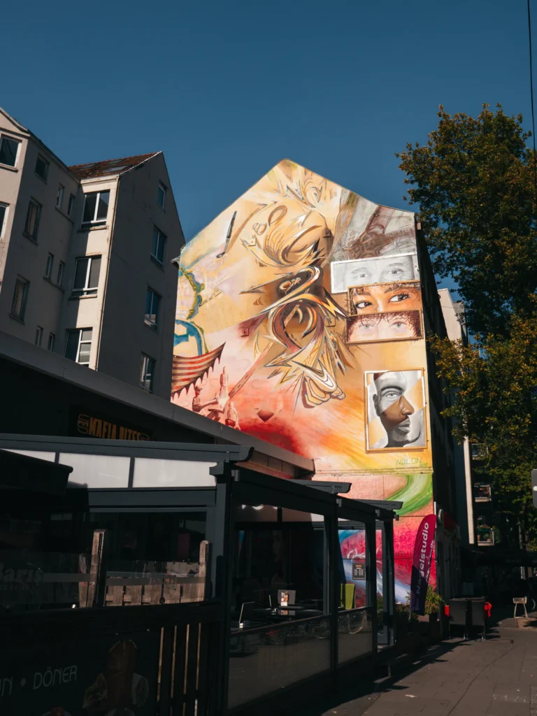 'Stadtwesen' Mural Hamburg. Der Fotogoals Fotospot in Hamburg