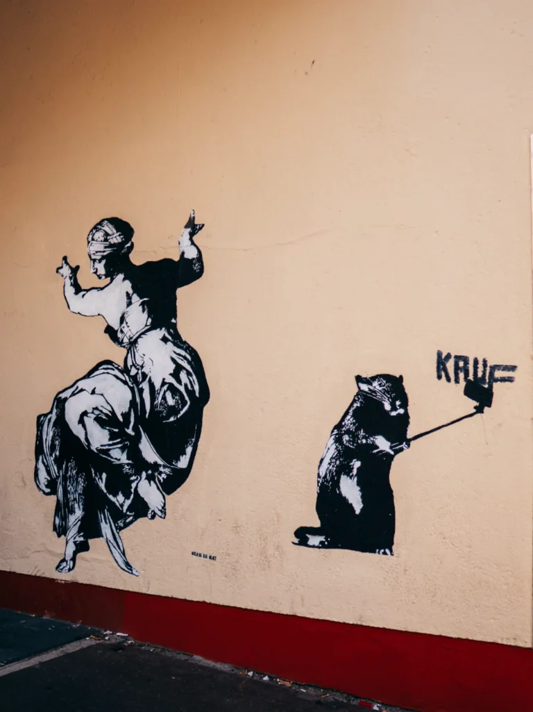 Stencil Graffiti - Schwerinstraße Berlin. Der Fotogoals Fotospot in Berlin