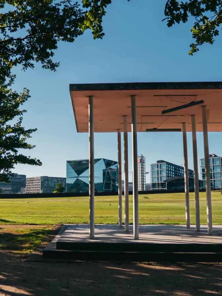 Tempel der stillschweigenden Kontemplation Berlin. Der Fotogoals Fotospot in Berlin