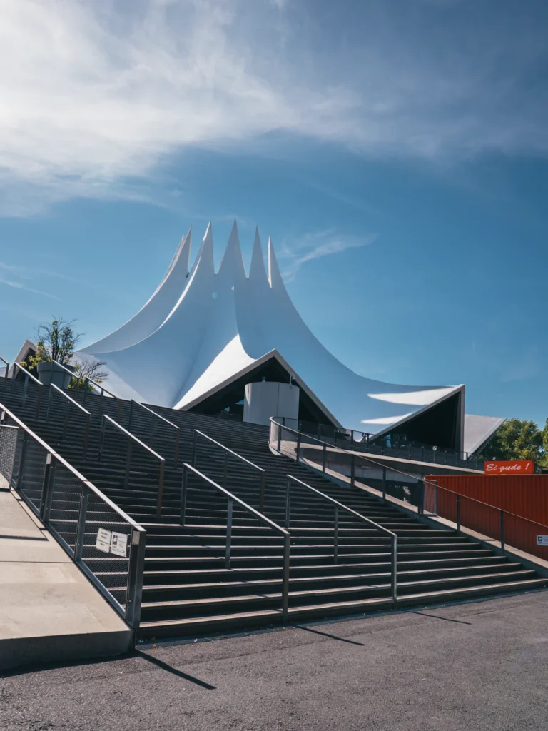 Tempodrom Berlin. Der Fotogoals Fotospot in Berlin