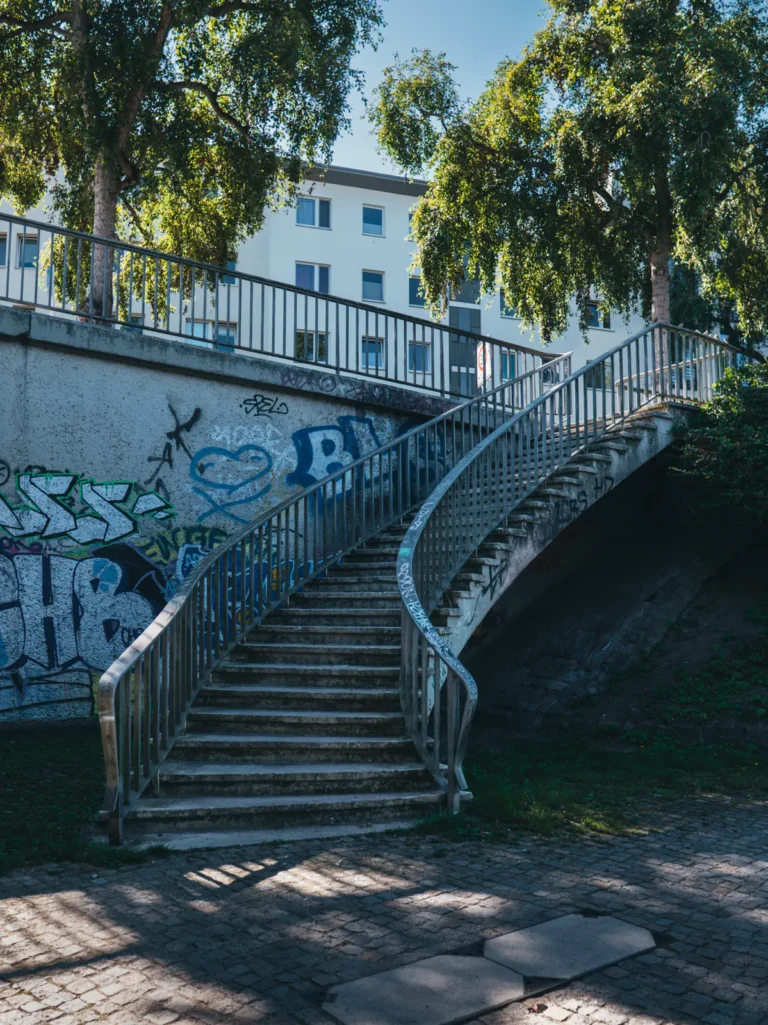 Treppe - Caprivibrücke Charlottenburger Ufer Berlin. Der Fotogoals Fotospot in Berlin