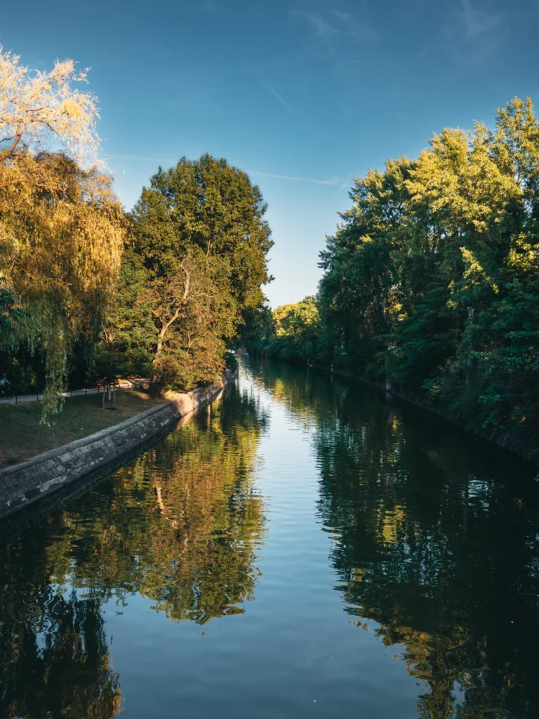Waterloobrücke - Blick: Landwehrkanal Berlin. Der Fotogoals Fotospot in Berlin