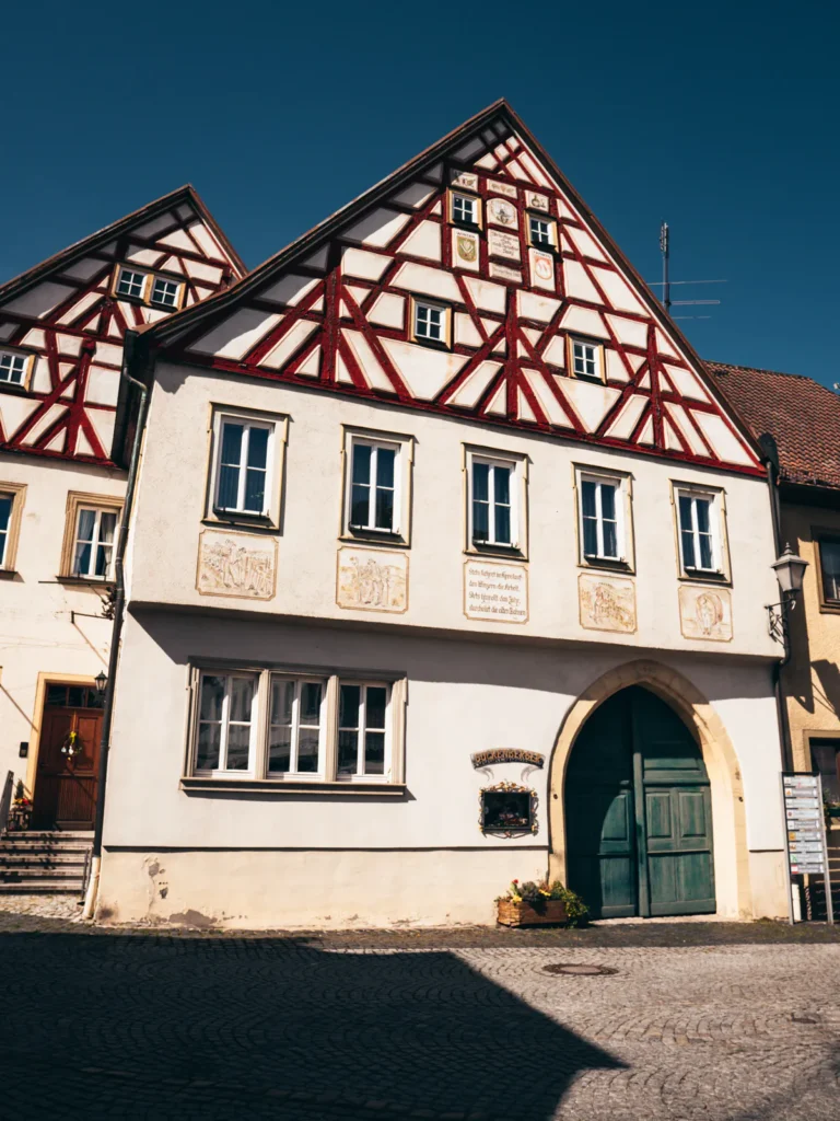 Fachwerkhaus - Lange Gasse Iphofen. Der Fotogoals Fotospot in Iphofen
