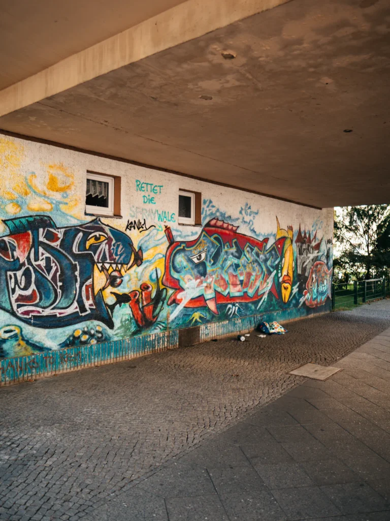 Graffitiwand - Hohenstaufenstraße Berlin. Der Fotogoals Fotospot in Berlin