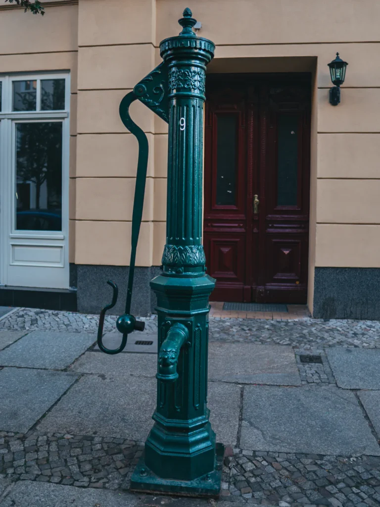 Straßenbrunnen - Borsigstraße Berlin. Der Fotogoals Fotospot in Berlin