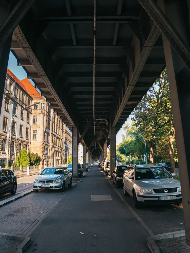 Unter der Hochbahn - Gitschiner Straße Berlin. Der Fotogoals Fotospot in Berlin